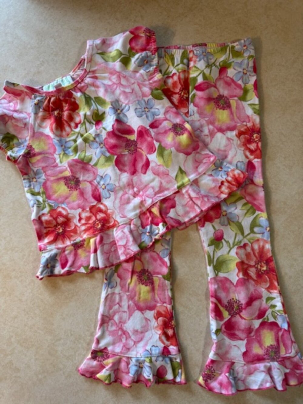 B. LULU 2 pc Floral Ruffled Outfit Girl's sz 5